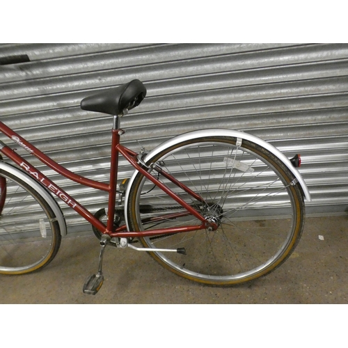 2087 - Raleigh Pioneer Chiltern lady's sit-up and beg hybrid bicycle, c/w mudguard & chain guard