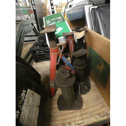 2094 - Car maintenance items: jacks, axle stands, ramps, etc.