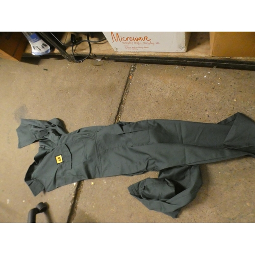 2104 - Approx. 10 pairs of unused AA overalls