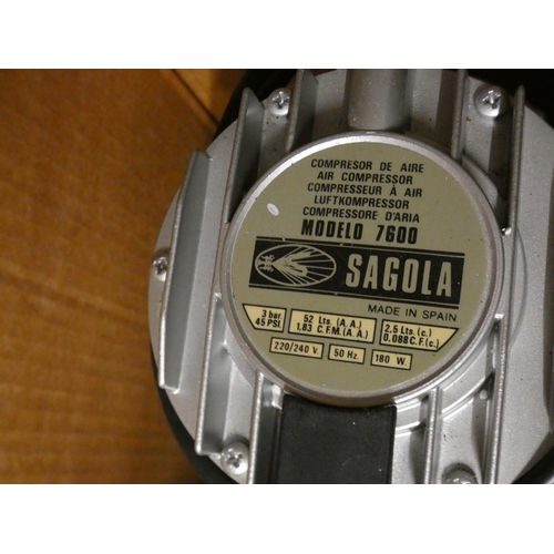 2110 - Sagola 7600 mini compressor in box