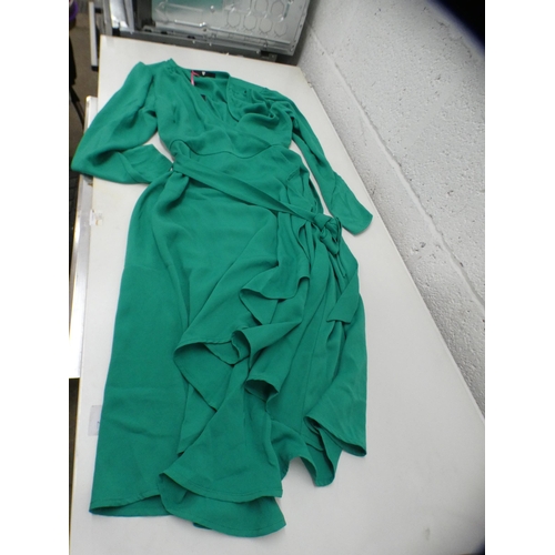 2225 - 30 Mixed mainly women's clothing items