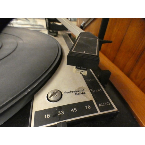 2234 - Panasonic record deck with speakes