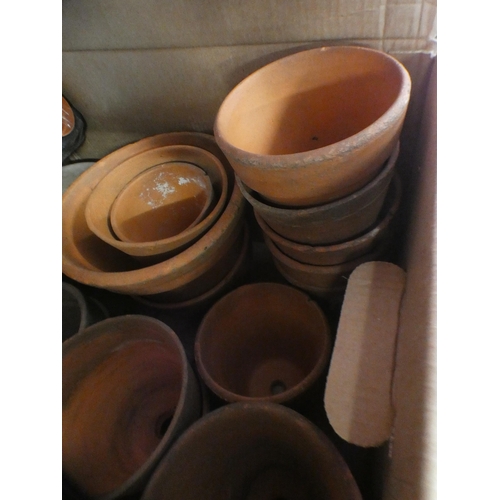 2265 - Approx. 20 terracotta plant pots & seeding trays