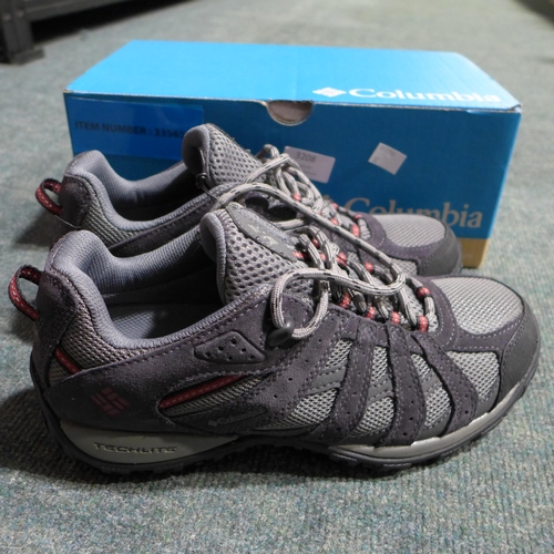 3208 - Pair of Men's Columbia, Redcrest waterproof trainers, UK size 7 * this lot is subject to VAT