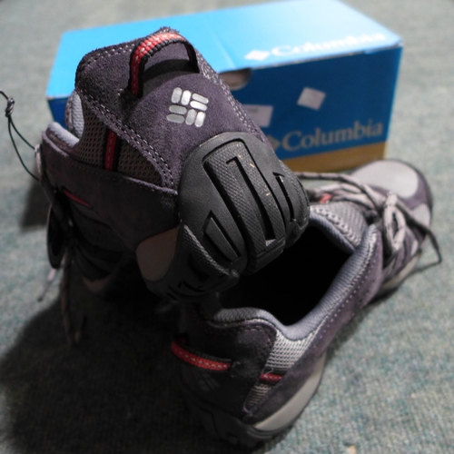 3208 - Pair of Men's Columbia, Redcrest waterproof trainers, UK size 7 * this lot is subject to VAT