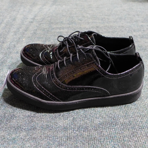 3211 - Pair of women's Claire Laurent black patent brogues, UK 7.5 * this lot is subject to VAT