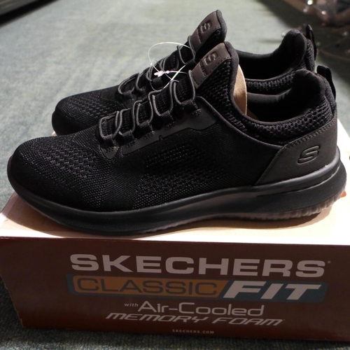 3212 - Pair of men's black Skechers, UK size 9 * this lot is subject to VAT