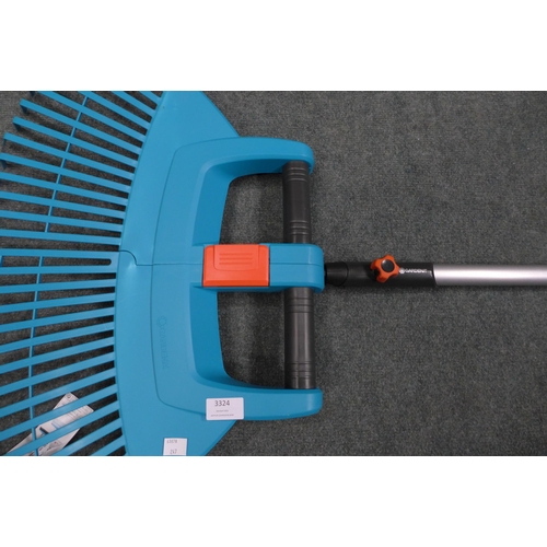 3324 - Gardena XL Plastic Fan Rake (247-278)  * This lot is subject to vat