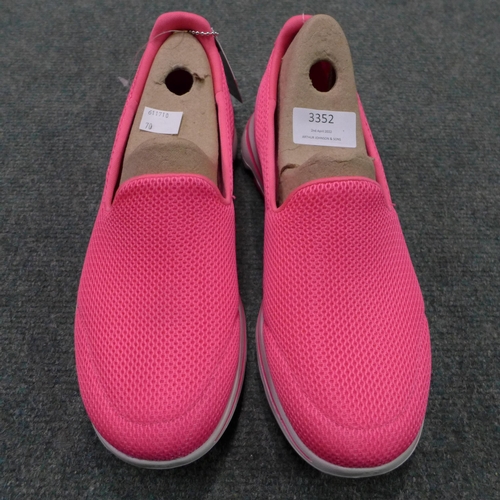 3352 - Pair of women's pink Ultra Go Skechers, UK 4.5 * this lot is subject to VAT