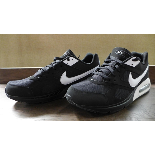 3409 - Pair of Nike Air Max Ivo trainers, UK size 12