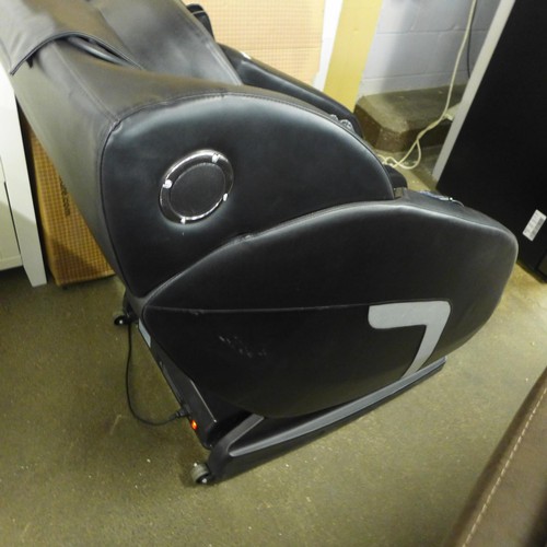 1524 - A V Comfort zero gravity massage chair