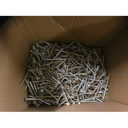 2241 - Approx. 500 assorted screws, plugs, etc.