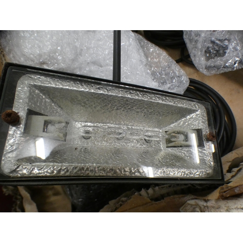 2419 - 4 industrial style steel lights - W