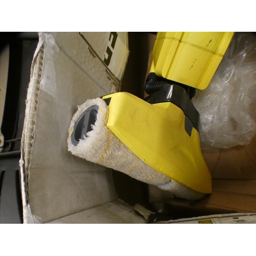 2431 - Karcher FC5 floor scrubber - W - boxed