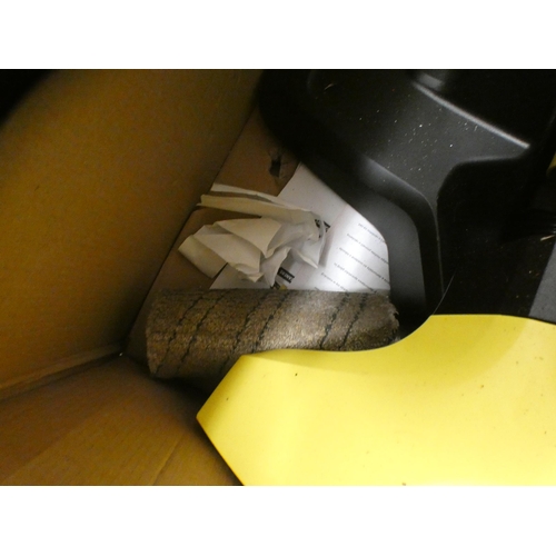 2432 - Karcher FC5 floor scrubber - W - boxed