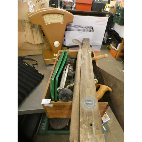 2452 - Vintage Avery shop scales and approx. 15 hand tools