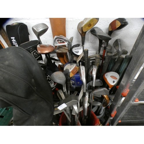 2489 - Approx. 35 golf clubs and cases, scarce/vintage