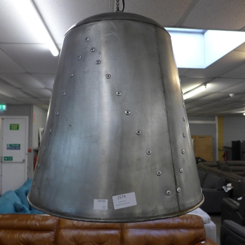 1574 - An industrial ceiling light