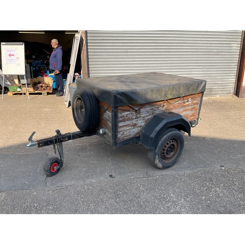 2533 - Wood & metal 3.5' x 5' trailer with lockable top, spare tyre & light board