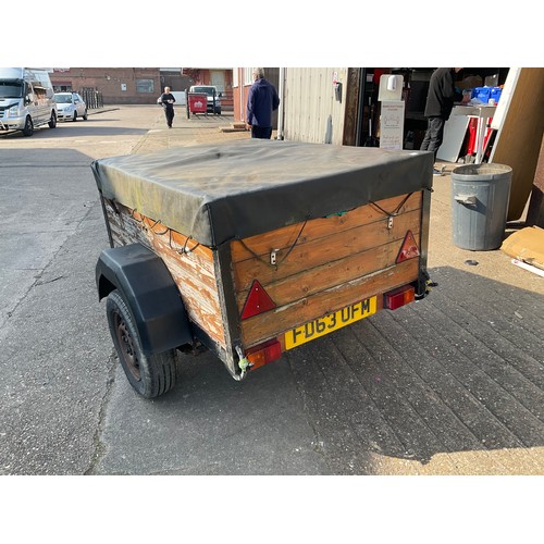 2533 - Wood & metal 3.5' x 5' trailer with lockable top, spare tyre & light board