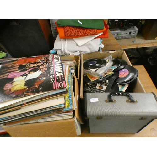 2100 - Approx. 100 LP records: opera, stage, some pop, etc.