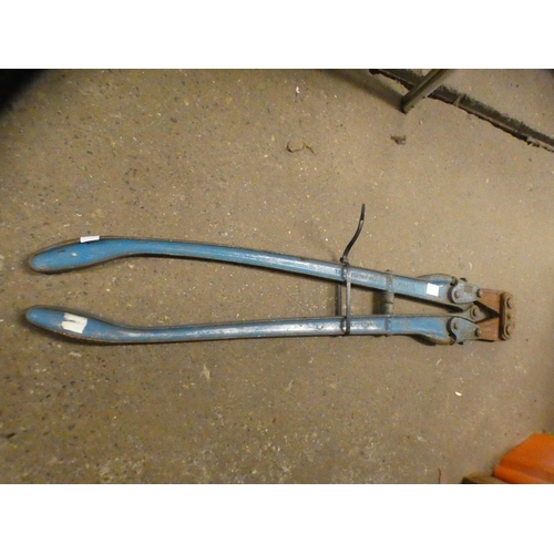 2119 - Record 942 1 metre industrial bolt cutters