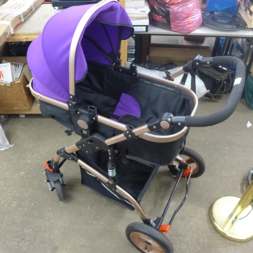 2260 - Child's pushchair/pram