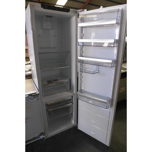 3024 - AEG Built in Fridge, H1769xW556xD549, Model: SKK818E9ZC, Original RRP £915.83 + vat   * This lot is ... 