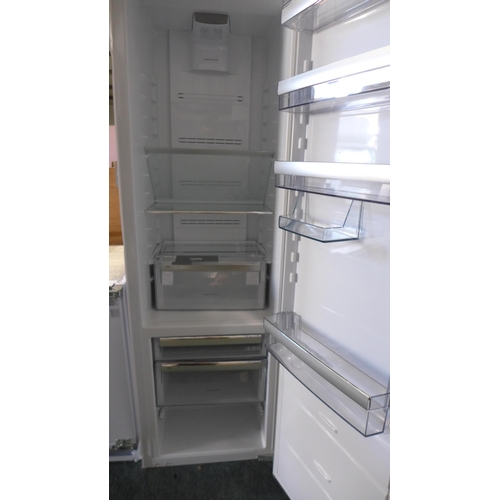 3024 - AEG Built in Fridge, H1769xW556xD549, Model: SKK818E9ZC, Original RRP £915.83 + vat   * This lot is ... 