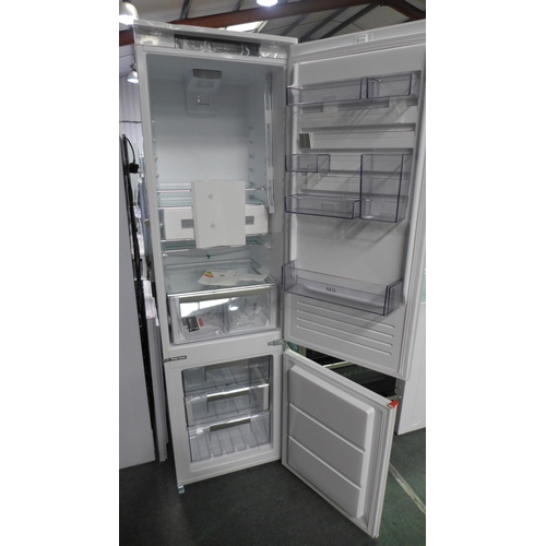 3053 - AEG  70/30 Fridge Freezer (Frost Free)  H1884xW540xD549, Model: SCE819E7TS, Original RRP £874.17 + v... 