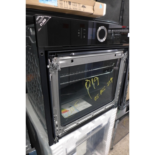 3133 - Two Single Ovens, One Zanussi/One Bosch * This lot is subject to vat