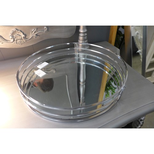 1371 - A round silver mirrored cocktail tray, 30cms (CH612808)   #