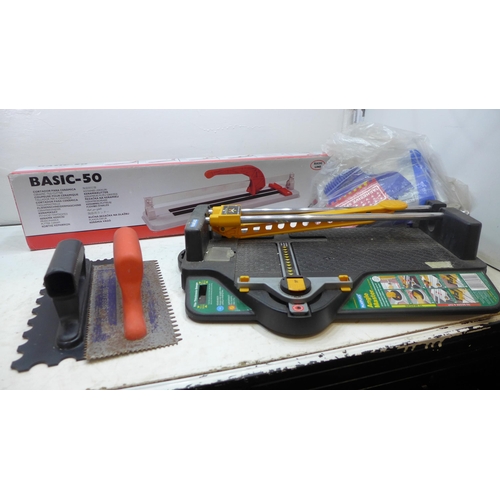 2003 - Tiling kit: 50cm boxed tile cutter, trowels, and Anglemaster tile cutter