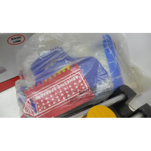 2003 - Tiling kit: 50cm boxed tile cutter, trowels, and Anglemaster tile cutter