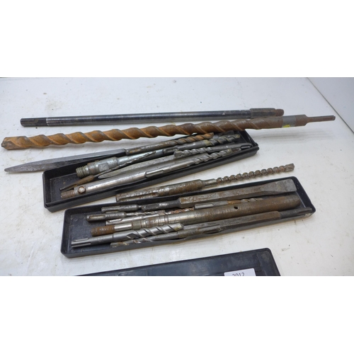 2012 - Approx. 15 SDS drill bits, many sizes