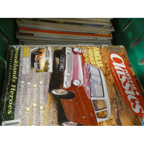 2211 - Approx. 40 Classic Car magazines, 2 10x10