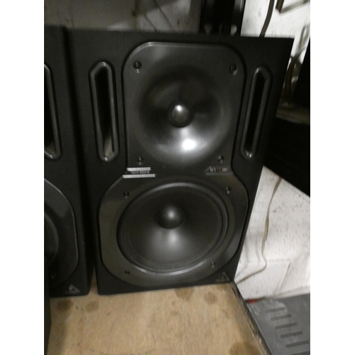 2272 - 3 Behinger B2031A monitor speakers