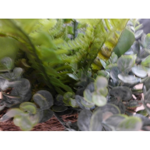 1309 - A display of artificial green ferns in a seagrass basket, W 20cms (67450313)   #