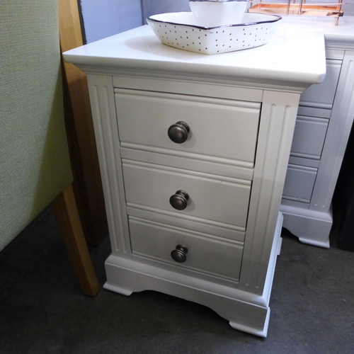 1381 - A Banbury white painted and oak small bedside chest *This Lot is Subject to VAT*