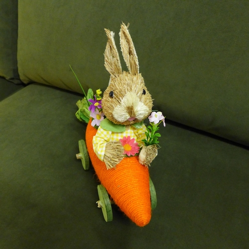 1406 - An Easter bunny in a carrot car (8SR21508)   *