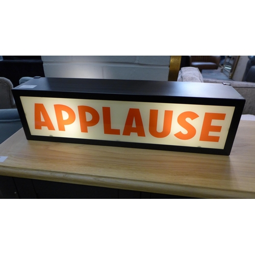 1471 - An applause light box with plug  (TJ081239)   *