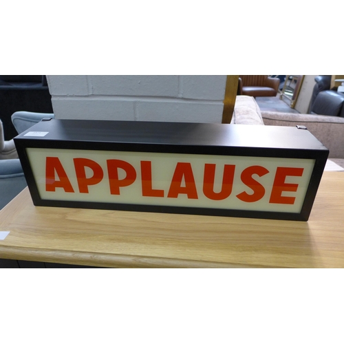 1471 - An applause light box with plug  (TJ081239)   *