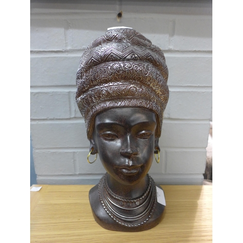 1472 - An African lady bust, H 35cms (2970915)   #