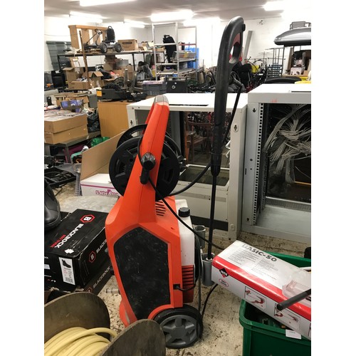 2004 - Black and Decker PW1900SPB pressure washer,15M hose, reel and lance