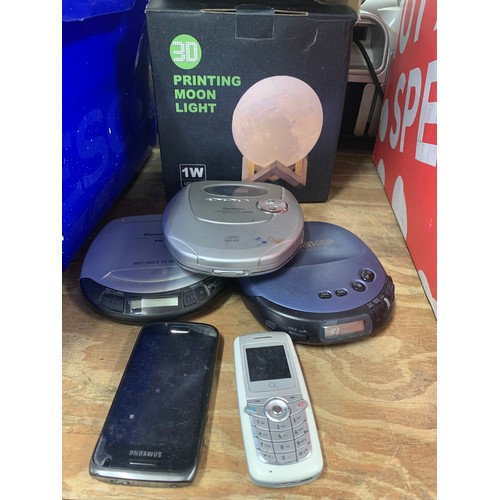 2072 - Unused moonlight lamp, mobile phones & 3 portable CD players, plus box of LED lights