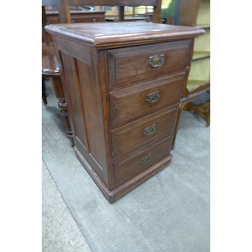 180 - A Victorian pine chest of drawers