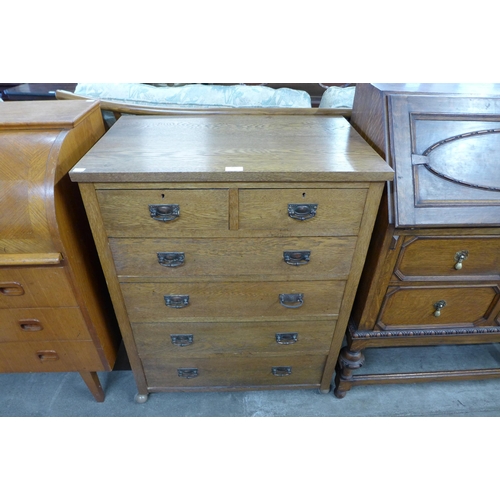 106 - An Edward VII oak chest of drawers