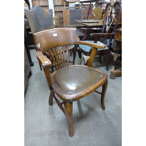 139 - An Edward VII beech desk chair