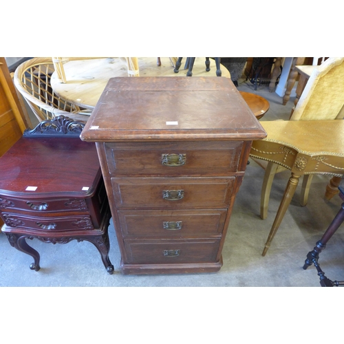 180 - A Victorian pine chest of drawers