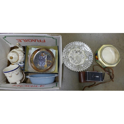 1185 - Assorted china including a Wedgwood and Sadler teapot and a camera**PLEASE NOTE THIS LOT IS NOT ELIG... 